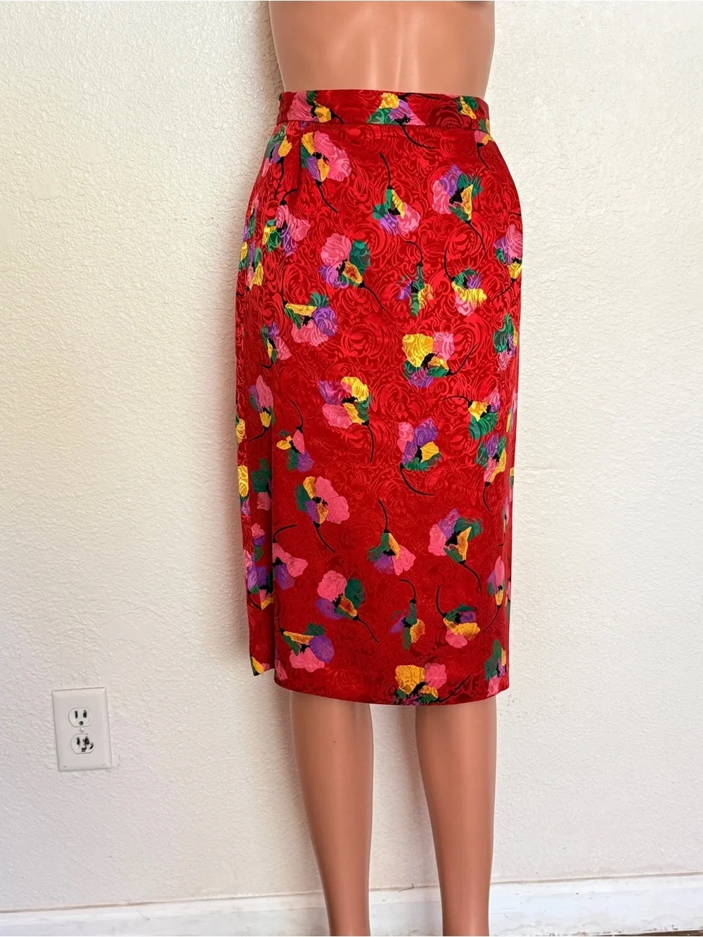 Vtg 100% Silk Red Floral Skirt Suit Set Sz 4